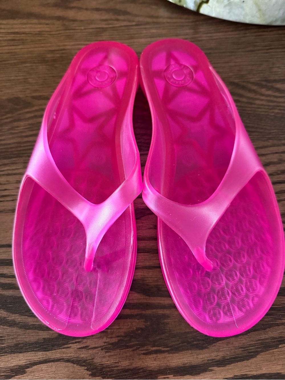 Women's Gap Pink Jelly Flip Flop Sandals - Comfortable Beach Slides